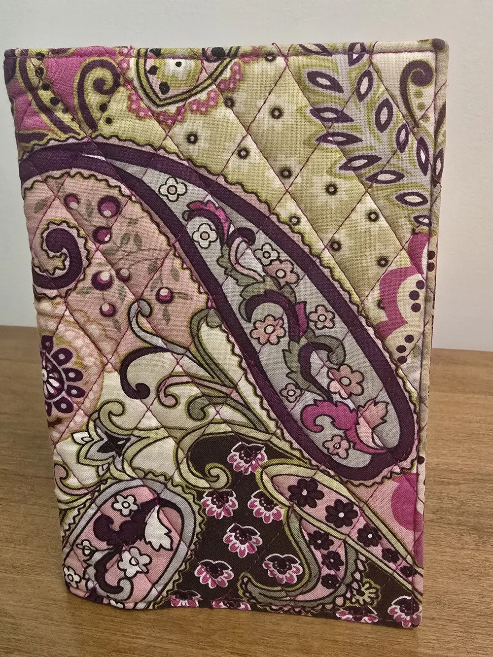 Vera Bradley Very BERRY  Paisley Quilted E-reader,kindle, NOOK, Cover
